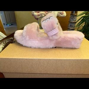Size 10 Women’s Ugg Slipper